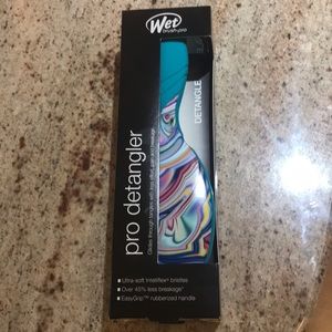 Wet Pro Brush Detangler